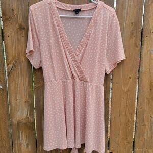 Torrid Size 2XL Pink and White Tunic - Excellent Condition